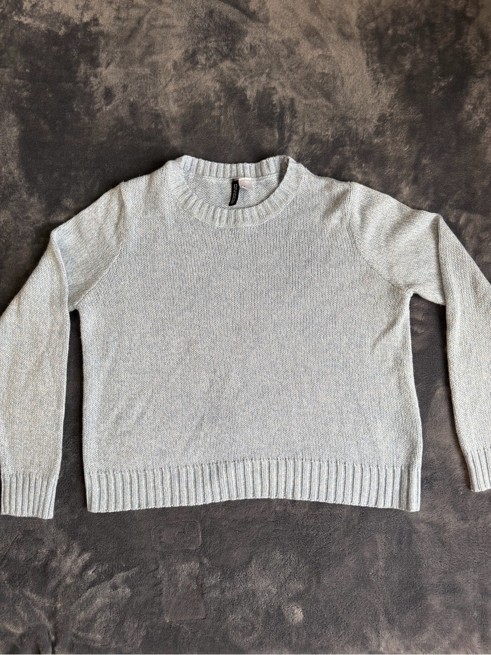 H&M Divided Women’s Medium Light Blue Crewneck Knit Pullover Sweater.